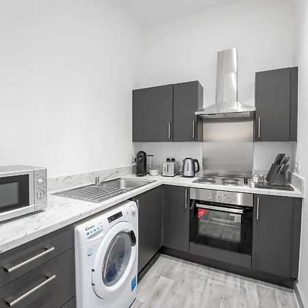 Modern 1 Bedroom Apartment In Dudley Brierley Hill Zewnętrze zdjęcie