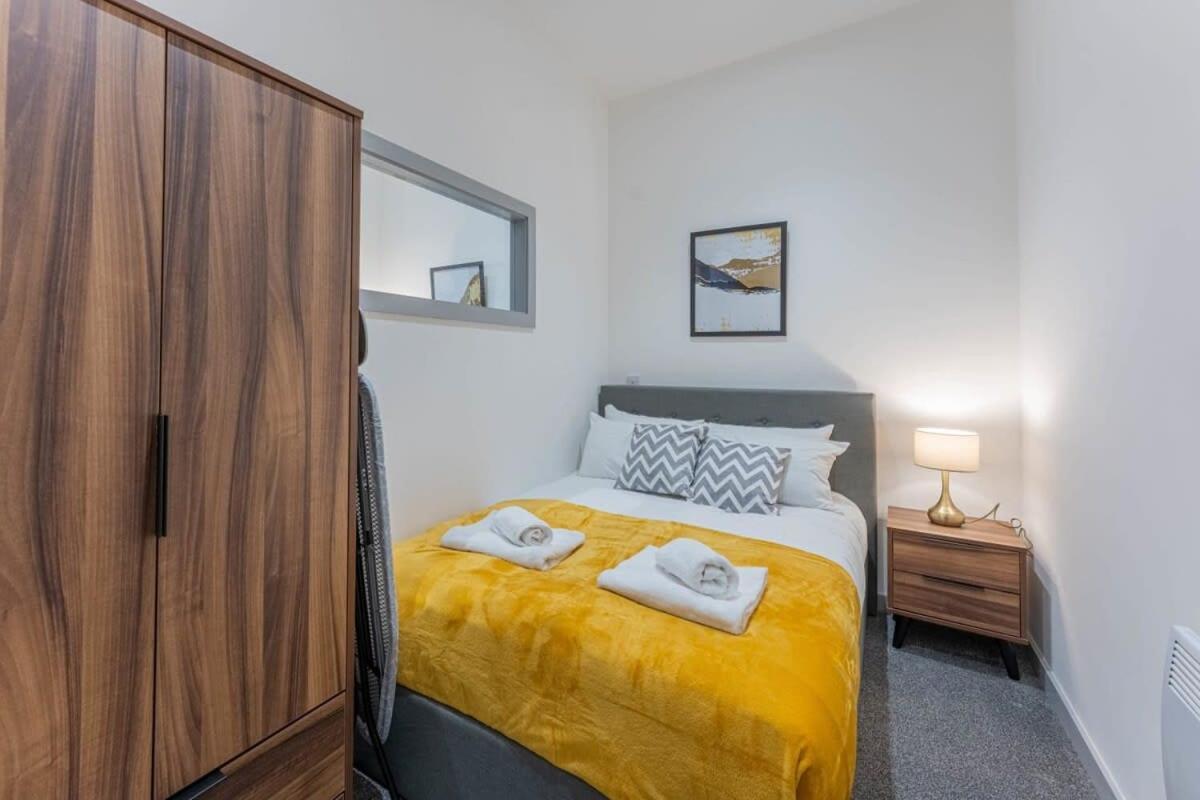 Modern 1 Bedroom Apartment In Dudley Brierley Hill Zewnętrze zdjęcie