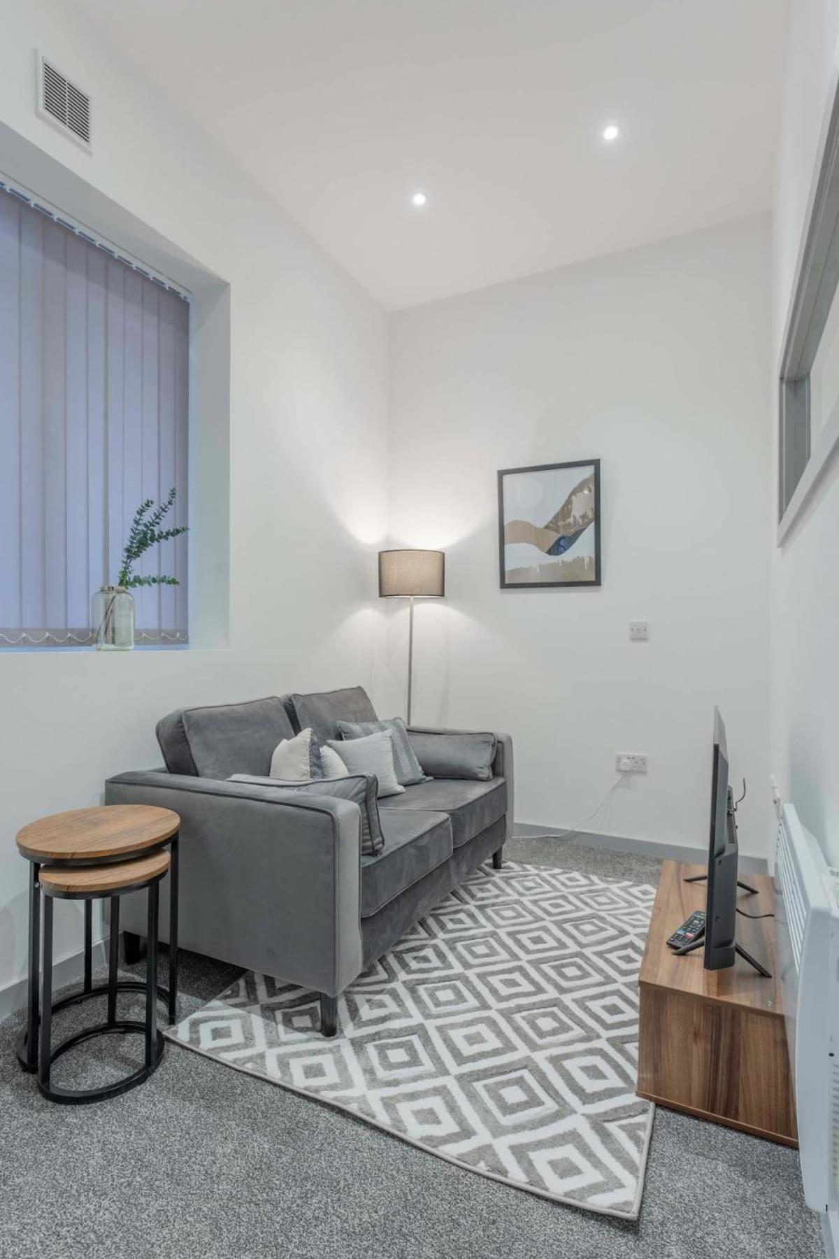 Modern 1 Bedroom Apartment In Dudley Brierley Hill Zewnętrze zdjęcie